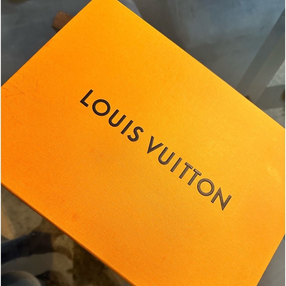 AUTHENTIC Louis Vuitton Laureate Platform Desert Boot (Black)